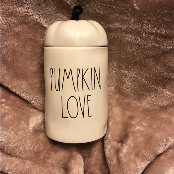 Rae Dunn Other - New Rae Dunn Pumpkin Love candle